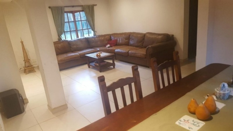 OPORTUNIDAD!! HERMOSA CASA QUINTA 5 AMB. MORENO