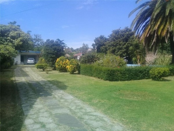 CASAQUINTA SAN ANTONIO DE PADUA C/PISCINA EN PADUA SUR A 10 CDS CENTRO,LOTE 33X62, 6 AMB.200M2
