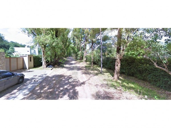 EXCELENTE OPORTUNIDAD!! CASA DE 140M2 SOBRE LOTE DE 1500M2 PARQUIZADO EN EL CORAZON DE PARQUE LELOIR!!