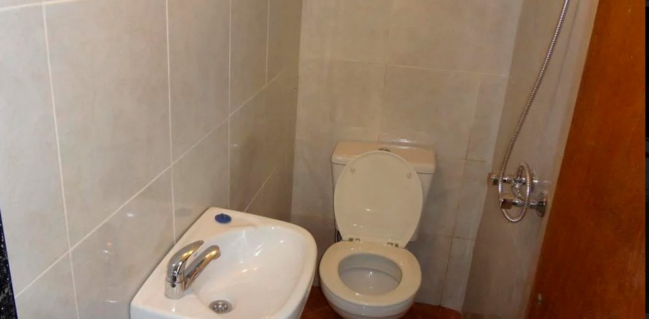  MONOAMBIENTE CON ENTREPISO/ OFICINA,  EN PLENO CENTRO ITUZAINGO A MTS DE LA PLAZA