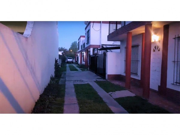 OPORTUNIDAD!!HERMOSO DÚPLEX DE 4 AMB 100M2, 2 PLANTAS,GARAGE, PATIO Y PARRILLA EN CONDOMINIO PRIVADO