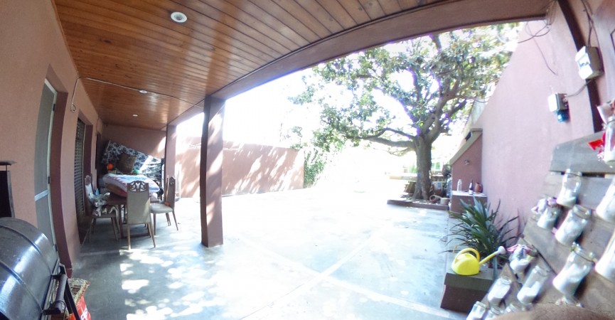 VENTA CHALET SAN ANTONIO DE PADUA  6 AMB  2 PTS TODO A NUEVO, GARAGE DOBLE, PISCINA DE 11X6 S/ LOTE DE 53 MTS DE FONDO